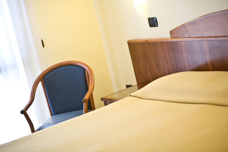 Bedroom 3, Lo Scacciapensieri Hotel & Restaurant, Lecce