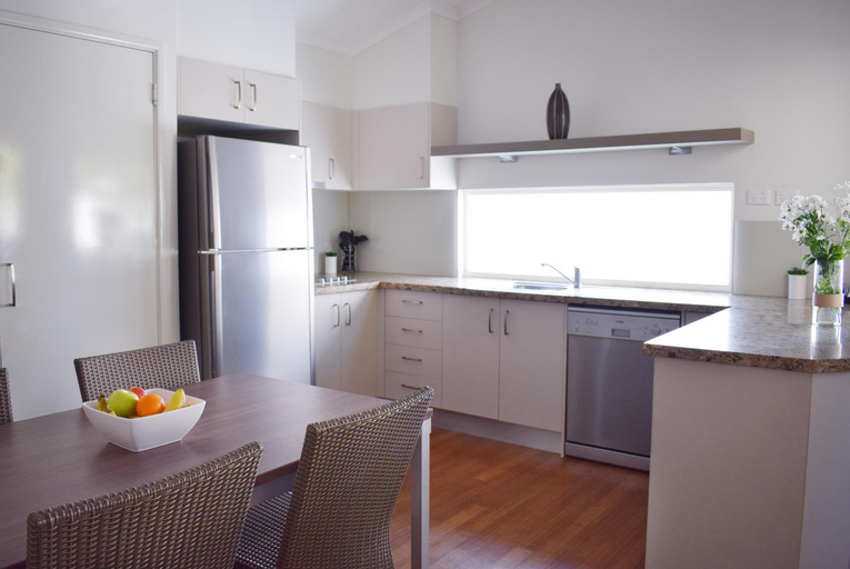 Dining Room 10
