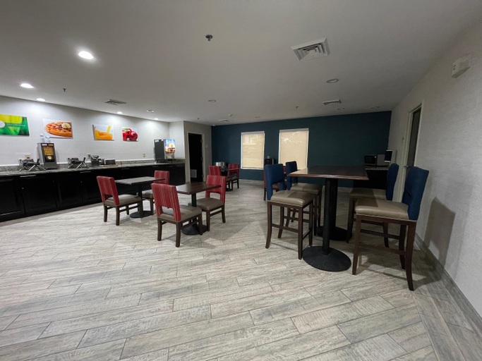 Food & Drinks 5, Quality Inn & Suites Clemmons I-40, Forsyth