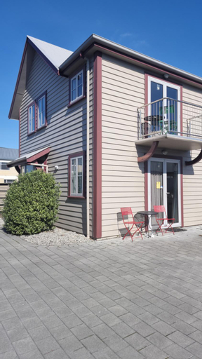 Exterior 9