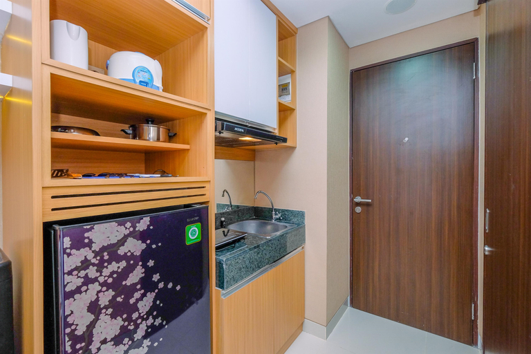 Others 2, Minimalist and Comfy Studio at Transpark Cibubur Apartment By Travelio, Depok