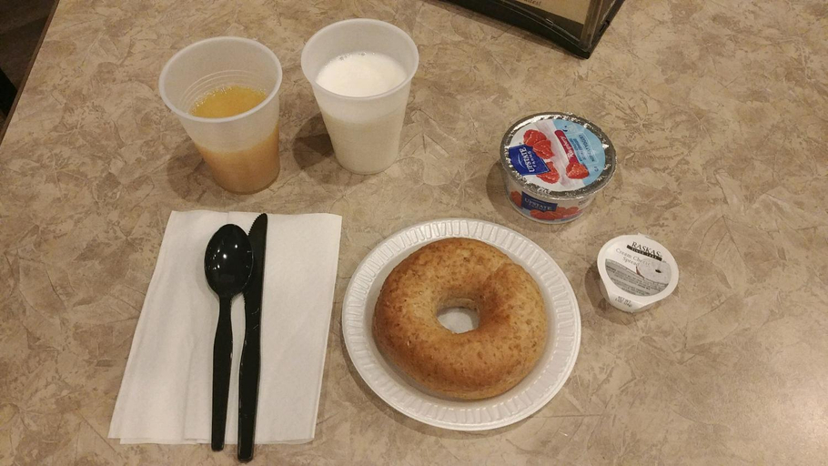 Food & Drinks 5, Cobblestone Inn & Suites - Denison - Majestic Hills, Crawford