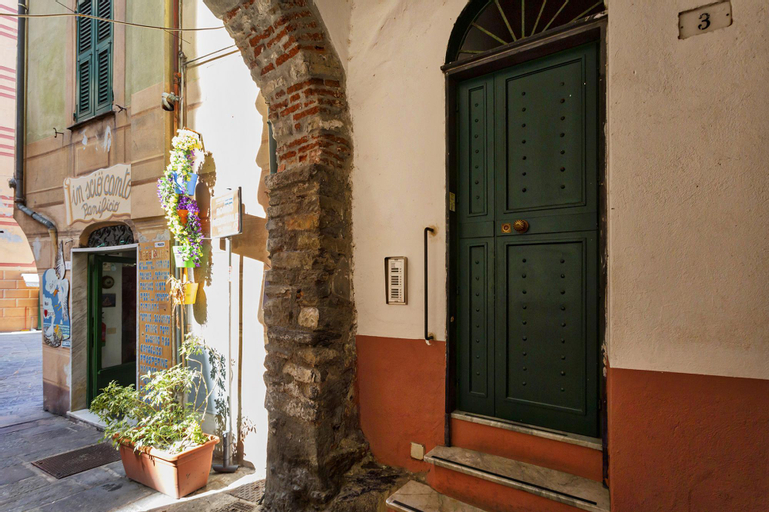 Nel cuore del borgo di Camogli by Wonderful Italy, Genova