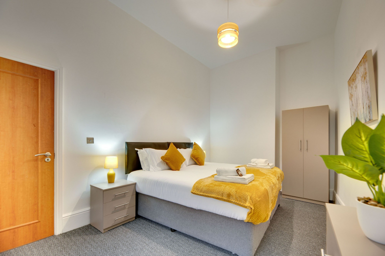 Bedroom 2, Week2Week Lord Grey Apartments, Newcastle upon Tyne