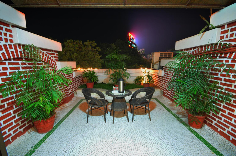 Others 5, Hotel Surabhi Regency, Anand