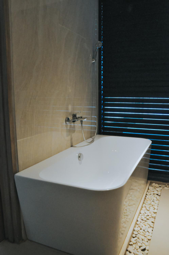 Bathroom 9