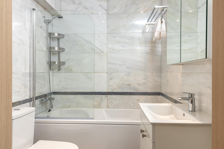 Bathroom 5, Elysia Park Pafos