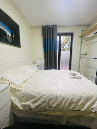 Others 5, airport comfy guest home, Warsaw
