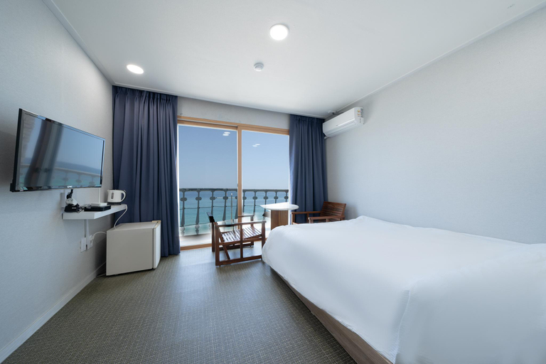 Bedroom 2, Goseong Obbawi, Goseong