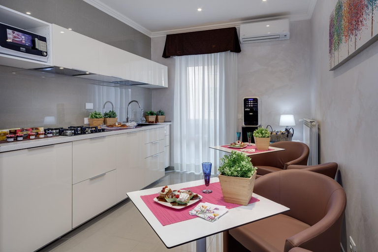Food & Drinks, Dreamsrome Suites, Rome