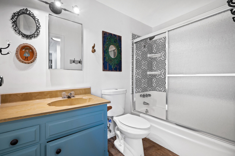 Bathroom 4, The Rosemary House Yucca Valley, San Bernardino