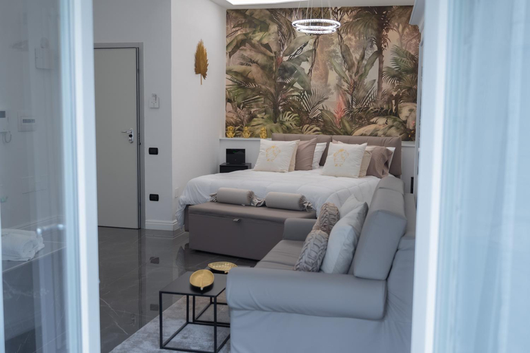 Others 4, NM Luxury Suites, Napoli