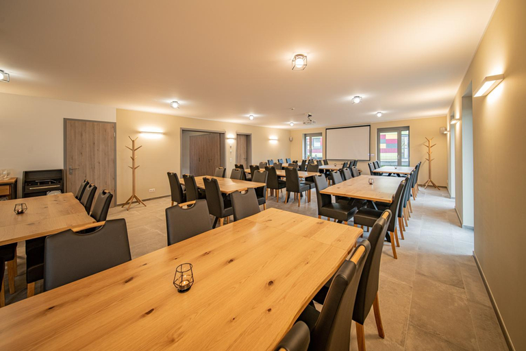 Others 3, ELLY Hostel, Mittelsachsen