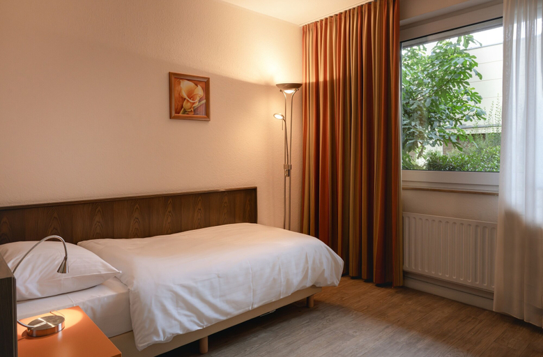 Bedroom 3, Hotel Astra, Düsseldorf