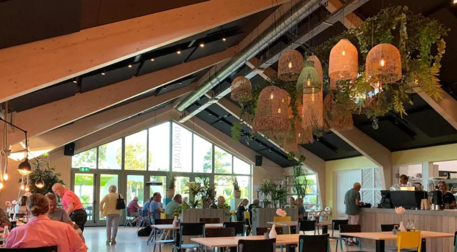 Food & Drinks 3, Tenthuisje in het groen, een suite met eigen badkamer, Zijpe