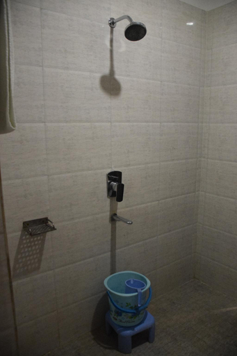 Bathroom 4, Hotel Emperor Paradise, Bilaspur