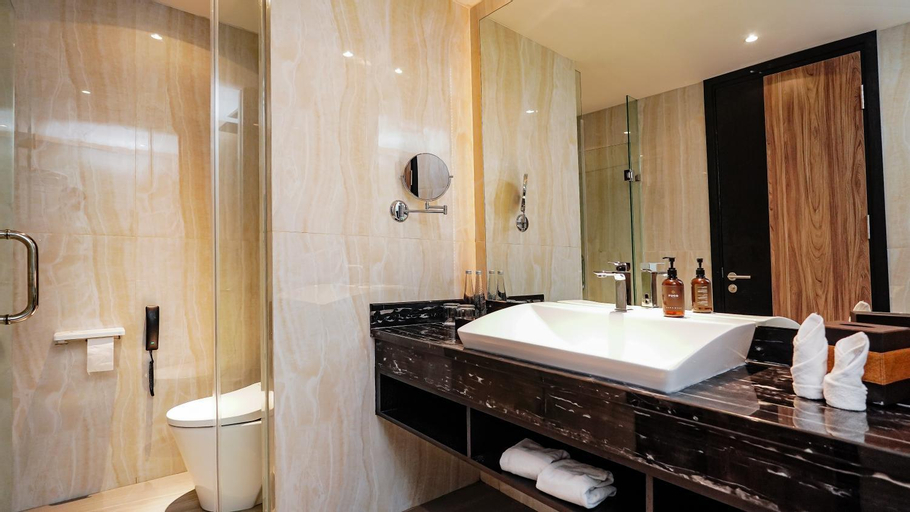 Bathroom 18