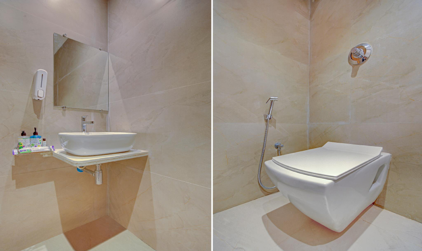 Bathroom 4, Treebo Prince Andheri East, Mumbai Suburban