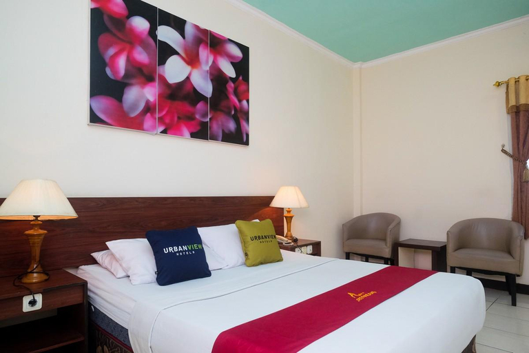Bedroom, Urbanview Hotel Anggraeni Jatibarang, Brebes