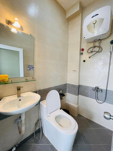 Bathroom 3, The Blue House, Đà Lạt
