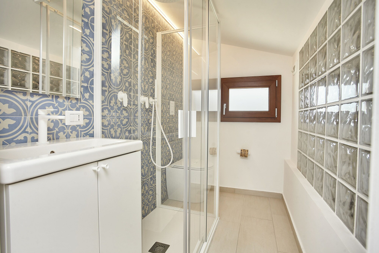 Bathroom 4, Villa Dell'Artista, Trapani