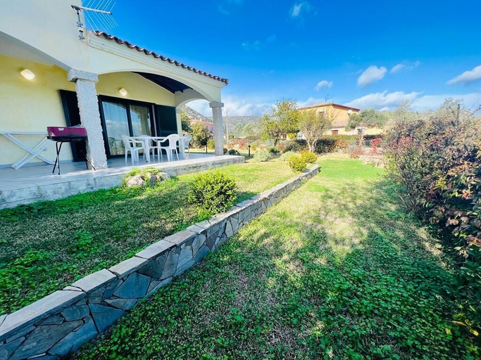 Garden 5, Casa Vacanza L'alzoni, Nuoro