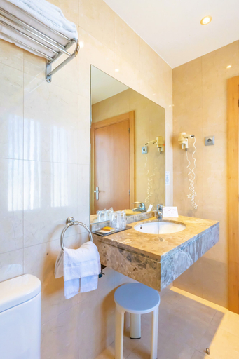 Bathroom 5, Palacios, La Rioja