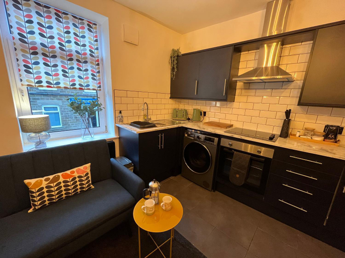 Others 4, Modern & retro two bedroom apartment in Barnsley, Barnsley