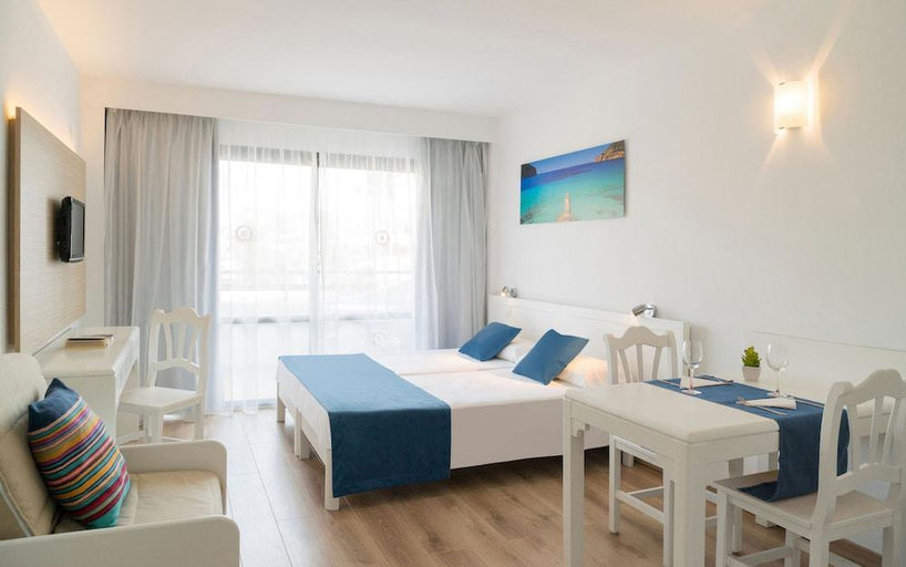 Bedroom 4, A10 Sol de Alcudia Apartamentos, Baleares