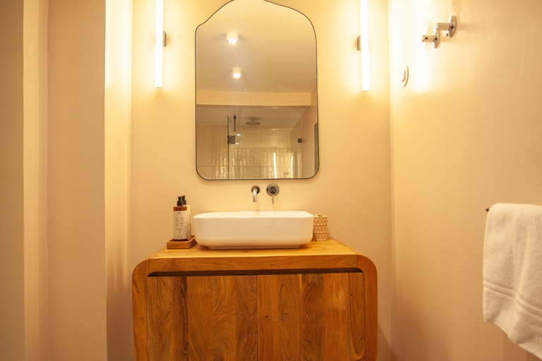Bathroom 3, Vila Rodrigues, Lisbon