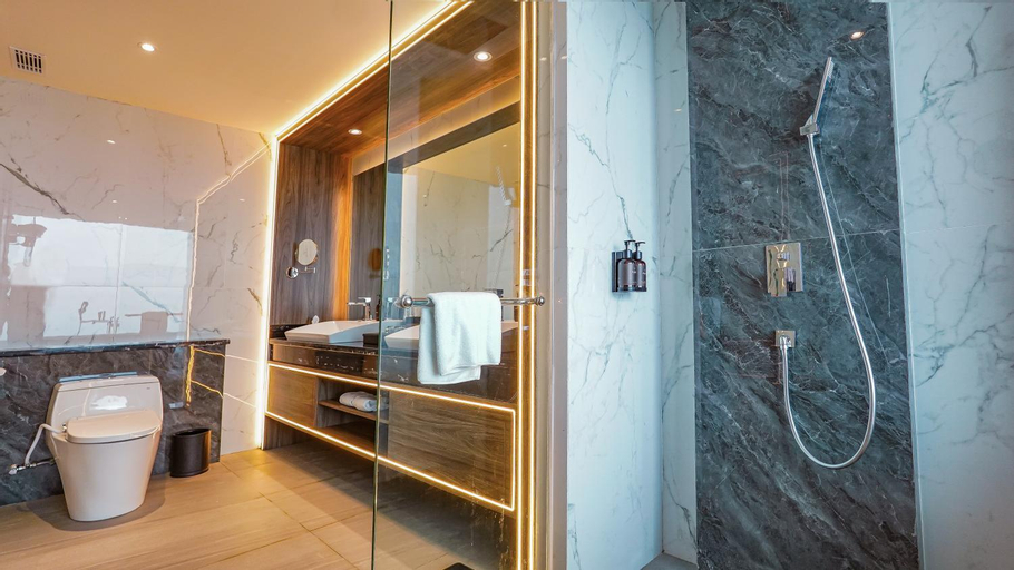 Bathroom 4