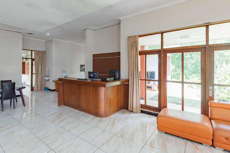 Public Area 3, RedDoorz Syariah @ Gambung Ciwidey, Bandung