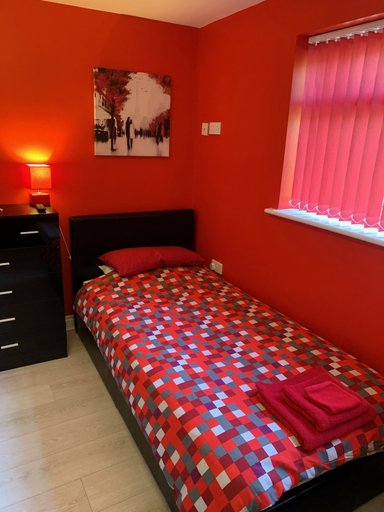 Bedroom 2, BedrockLodge Buisness Centre HolidayLets, South Gloucestershire