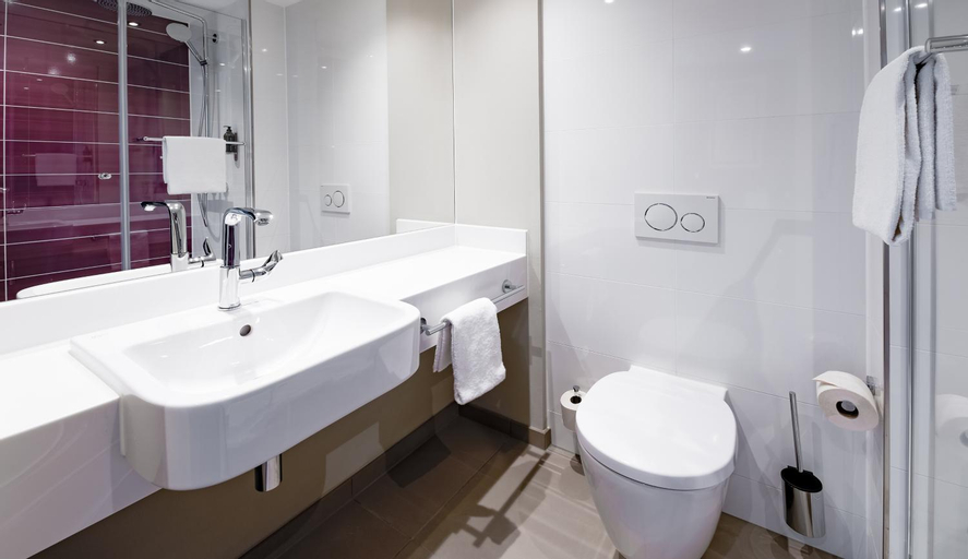 Bathroom 4