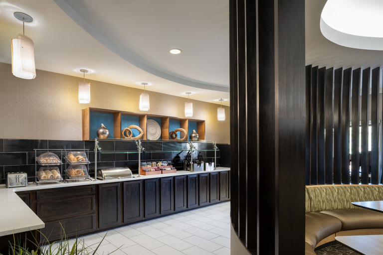Food & Drinks 5, SpringHill Suites by Marriott Gainesville, Alachua