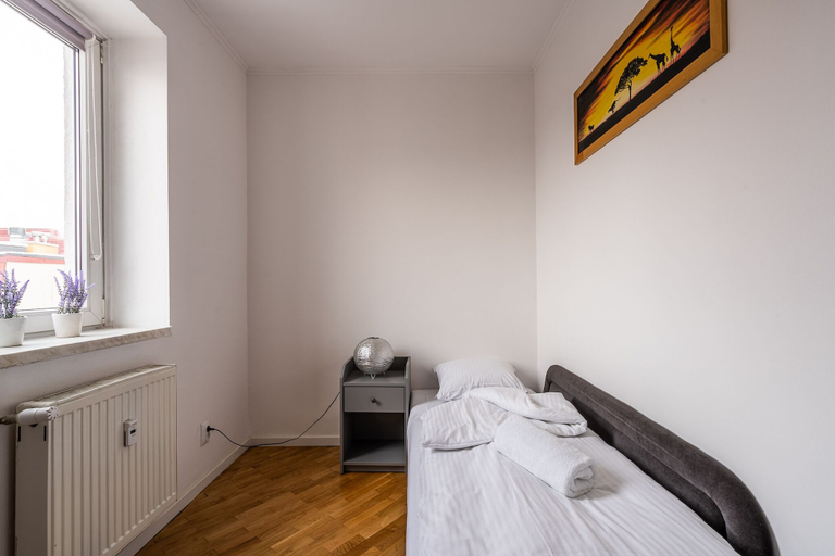 Others 2, RentPlanet - Apartament Odrzańska, Środa Śląska