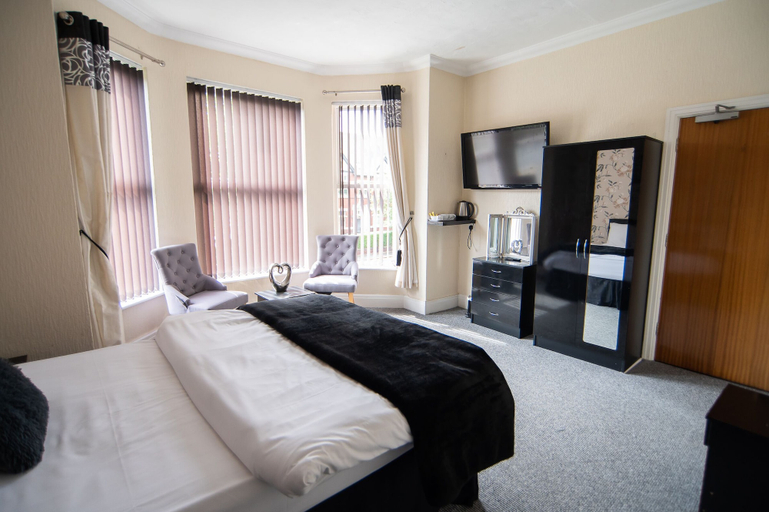 Bedroom 2, The Spread Eagle, Trafford