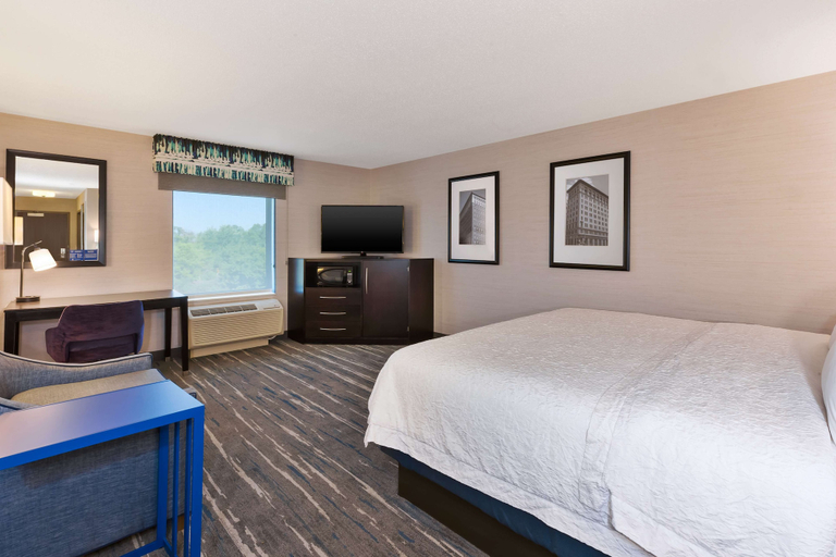 Bedroom 3, Hampton Inn & Suites Flint/Grand Blanc, Genesee
