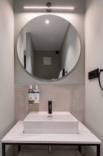 Bathroom 4, Numa Bremen Saga, Bremen
