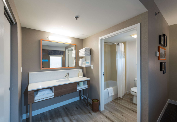 Bathroom 4, Hampton Inn & Suites Jamestown, Chautauqua
