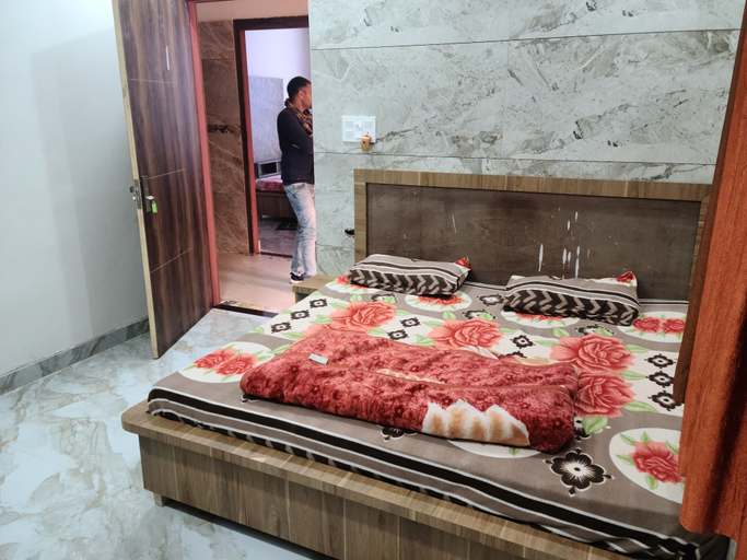 Food & Drinks 4, Roomshala 153 Hotel Krishnashrya, Mathura