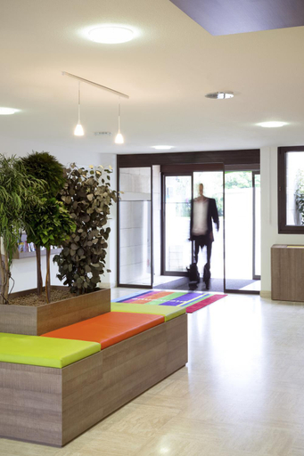 Public Area 2, ibis Styles Niort Poitou Charentes, Deux-Sèvres