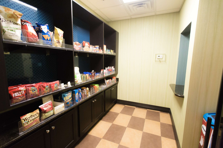 Food & Drinks 4, Hampton Inn & Suites Middlebury, Elkhart