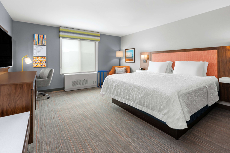 Bedroom 4, Hampton Inn & Suites Fairbanks, Fairbanks North Star