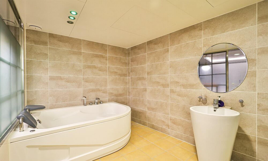 Bathroom 4, Seomyeon Busan IB Hotel, Busanjin