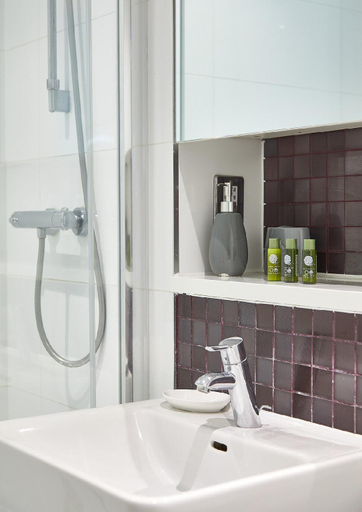 Bathroom, The Glassworks by Ritual Stays, Hertfordshire