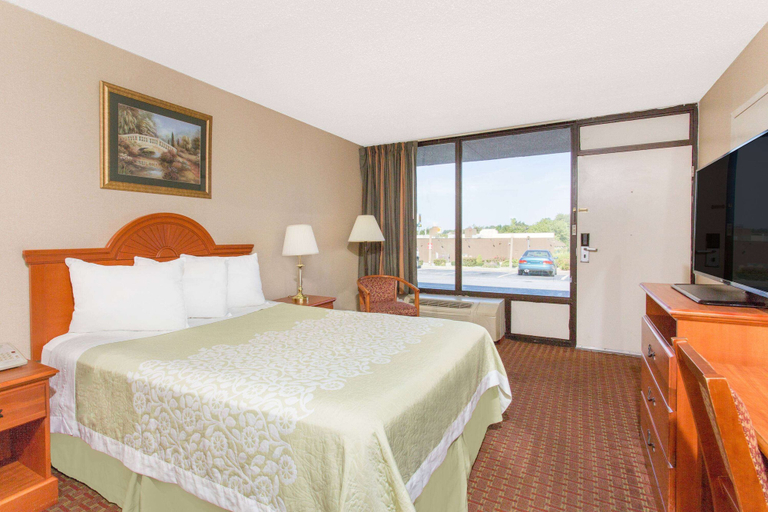 Bedroom 3, Days Inn by Wyndham Princeton, Mercer