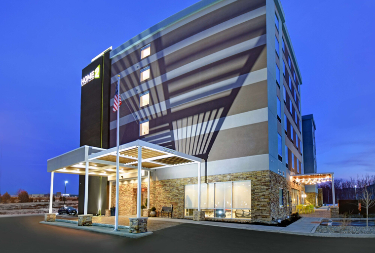 Exterior & Views
