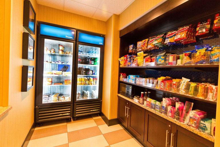 Food & Drinks 5, Hampton Inn Harrisonburg - South, Harrisonburg