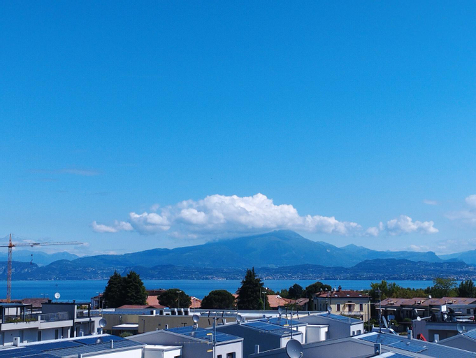 Opalia Residence - Wonderful Garda Lake view Apartment, Verona